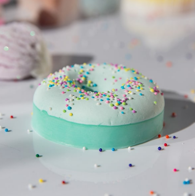 Jabón de donas de cumpleaños verde De Soap Boutique MX